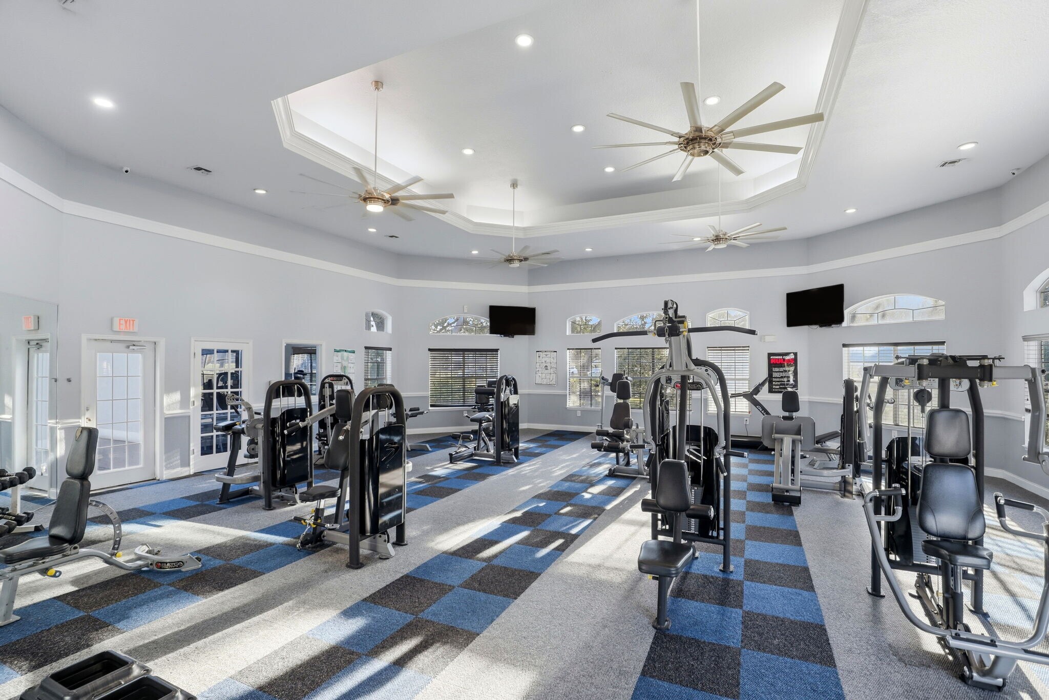 Building Photo - 13839 Fairway Island Dr