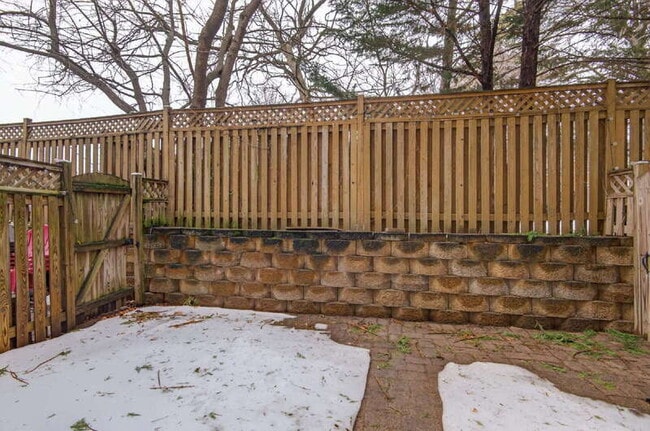 Building Photo - 504 N Thomas St