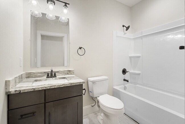 Building Photo - 702 20th St