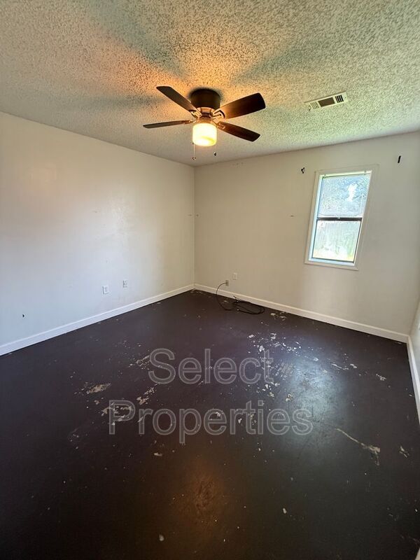Building Photo - 1618 W Matthews Ave