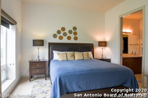 Building Photo - 17902 La Cantera Pkwy