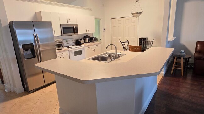 Building Photo - 6448 NW Colgate St