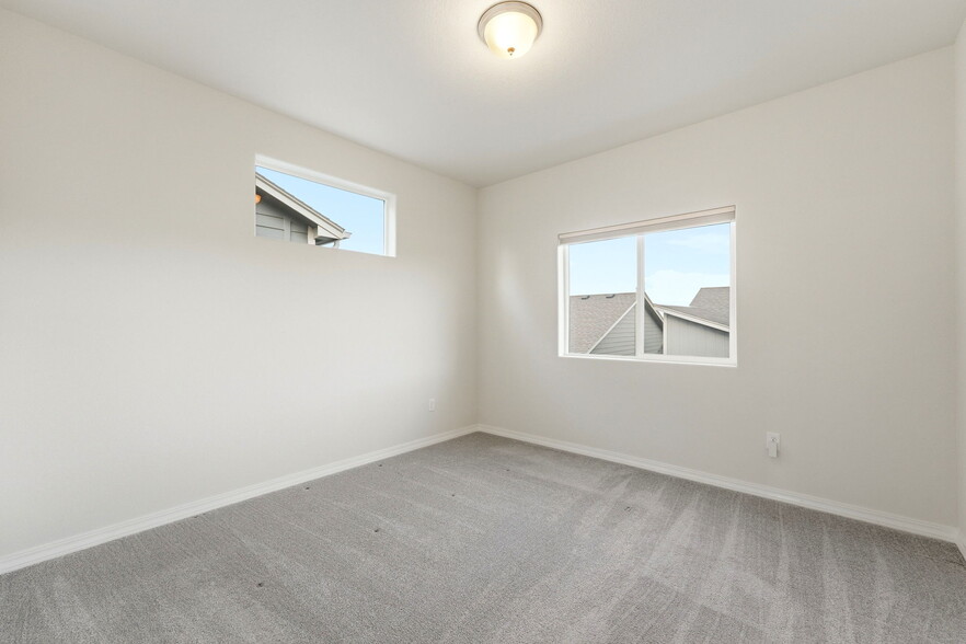 Building Photo - 7421 Marbled Wood Pt