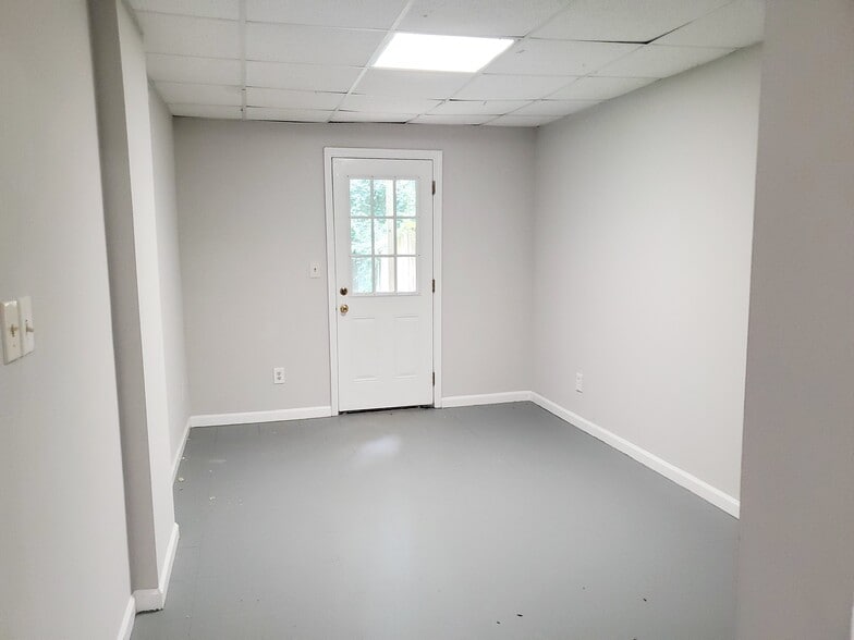 Building Photo - 3559 Ashley Station Dr SW