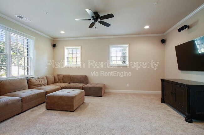 Building Photo - 440 Rose Garden Ln