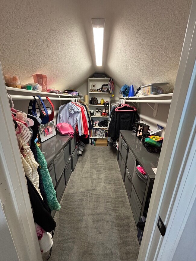 Building Photo - 4320 SW Gull Point Dr