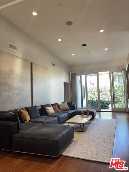 Building Photo - 248 S La Peer Dr