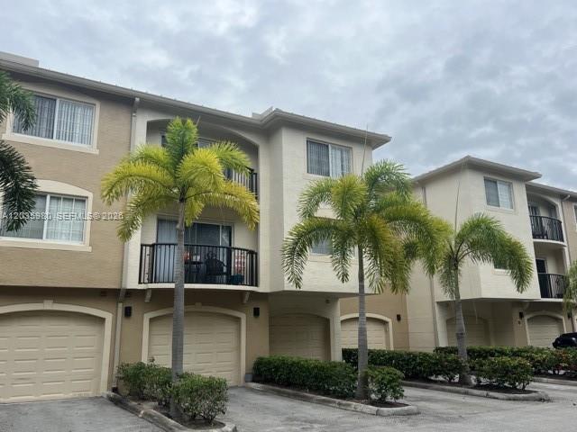 Building Photo - 400 Crestwood Ct N