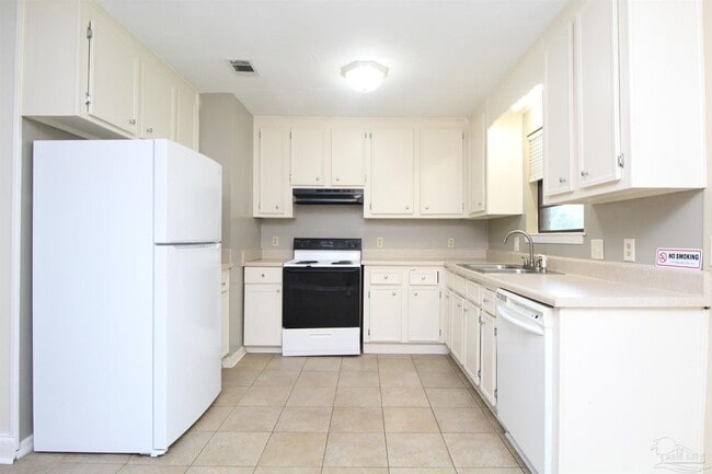 Building Photo - 7839 Coronet Way