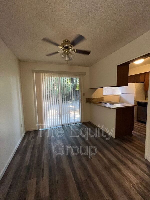 Building Photo - 306 N Westfield St