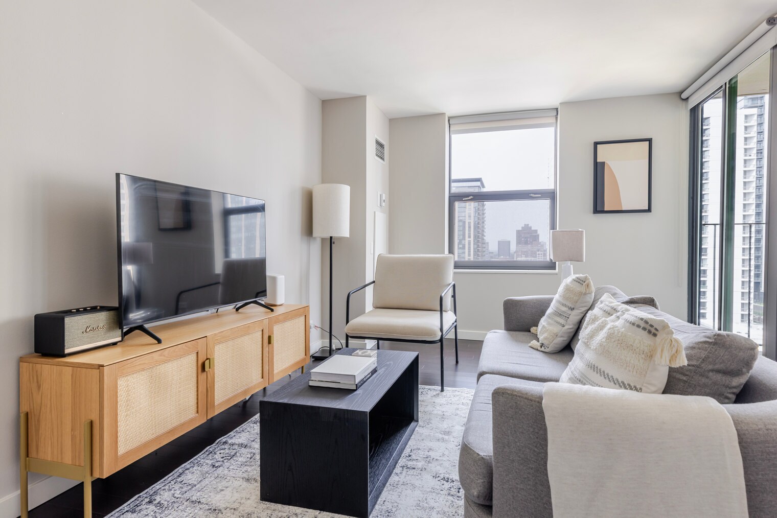 Building Photo - 77 W Huron St