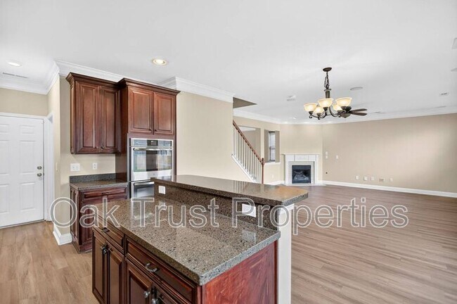 Building Photo - 7018 Bellflower Ln