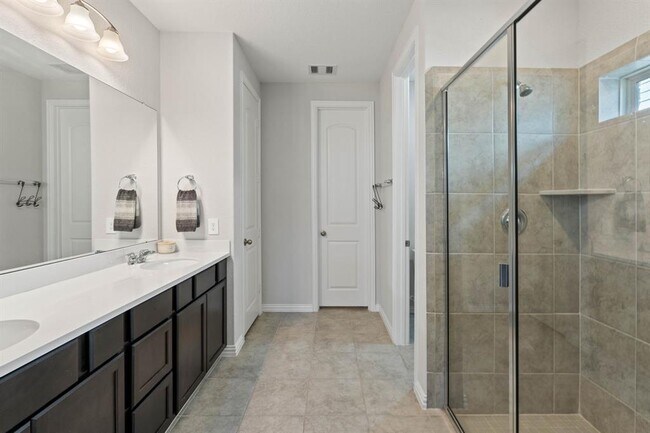 Building Photo - 519 Carina Gaze Dr
