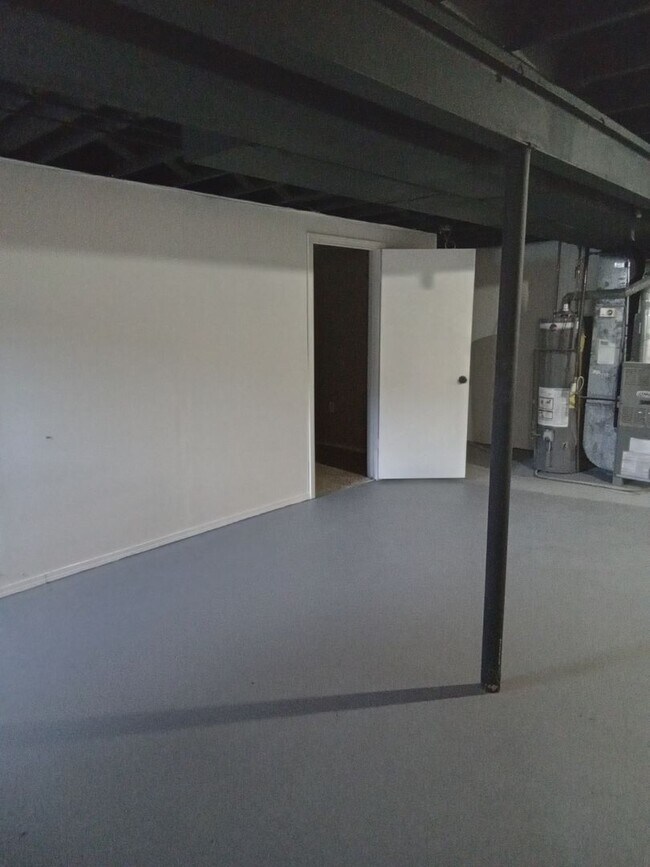 Building Photo - Coming soon! Newly Renovated SF in Liberty