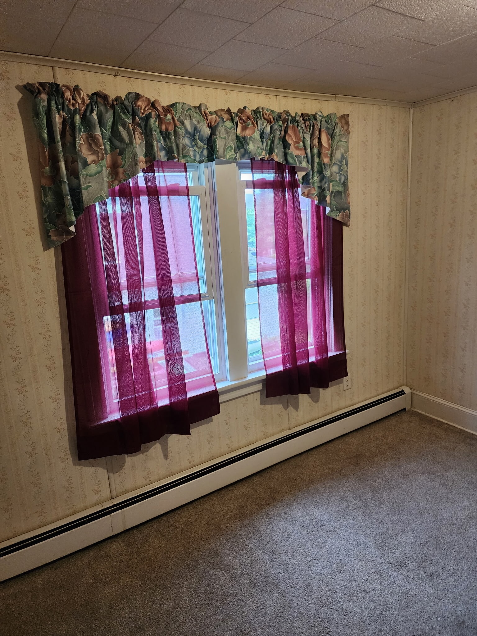 Building Photo - 120 E 9th St