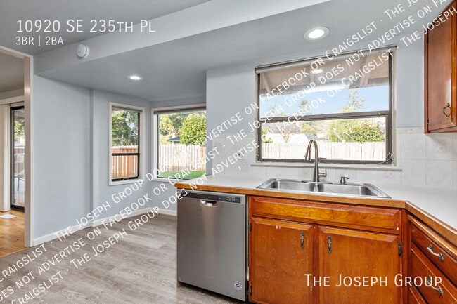 Building Photo - 10920 SE 235th Pl
