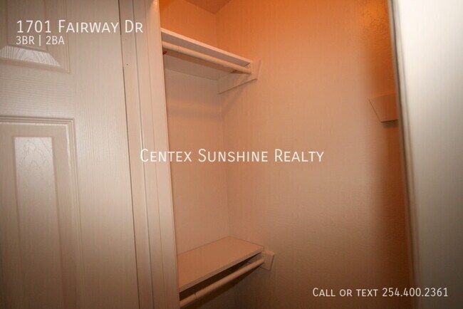 Building Photo - 1701 Fairway Dr