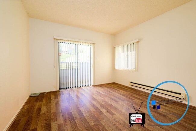 Building Photo - Glen Cove 2 bedroom condo