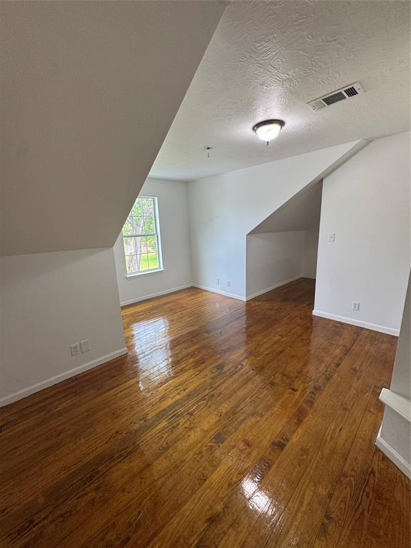 Building Photo - 5010 Elm St
