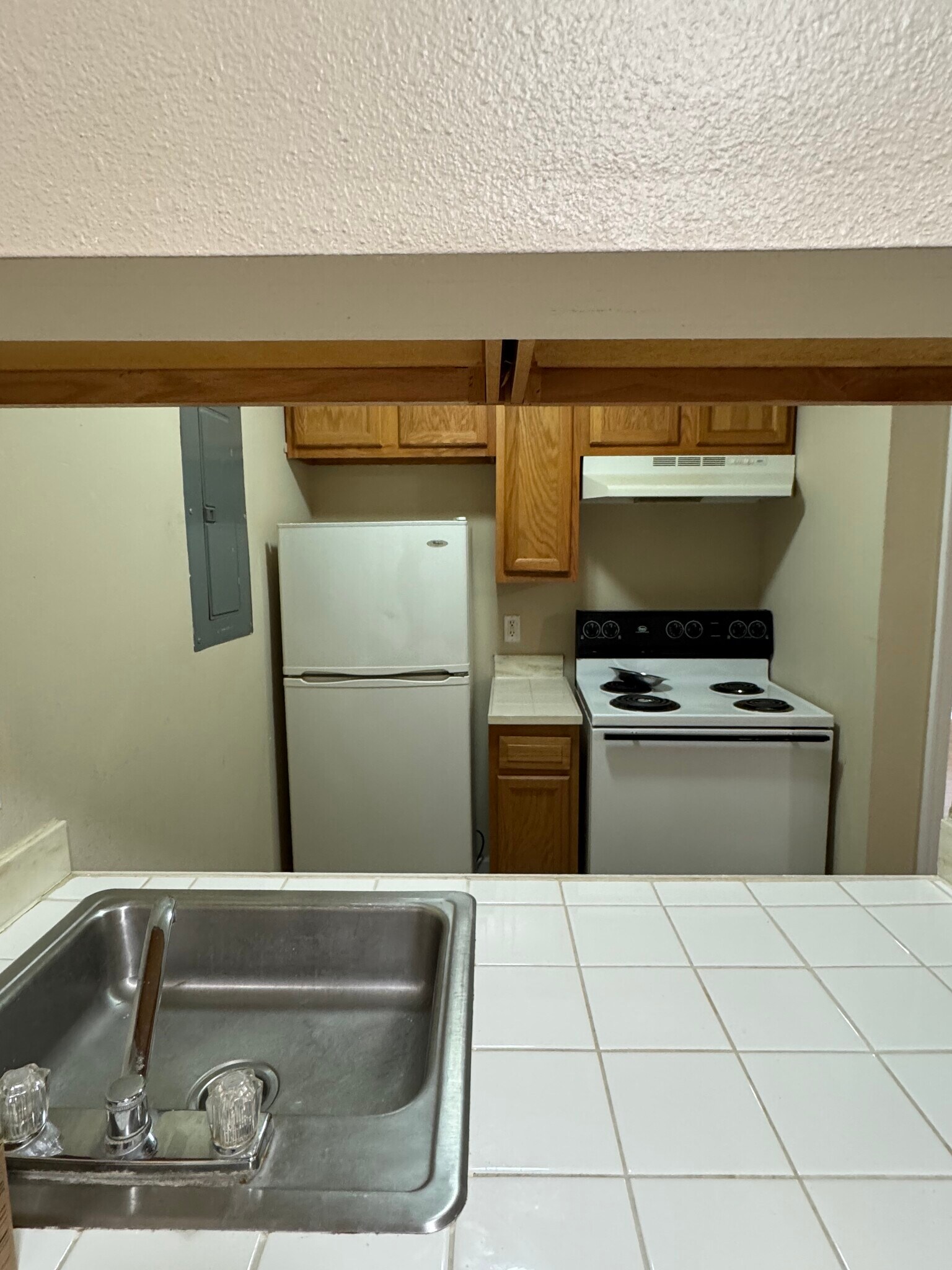 Building Photo - 4101 Hessmer Ave