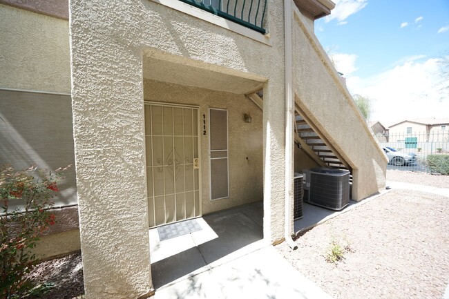 Building Photo - SHOWINGS AVAILABLE NOW