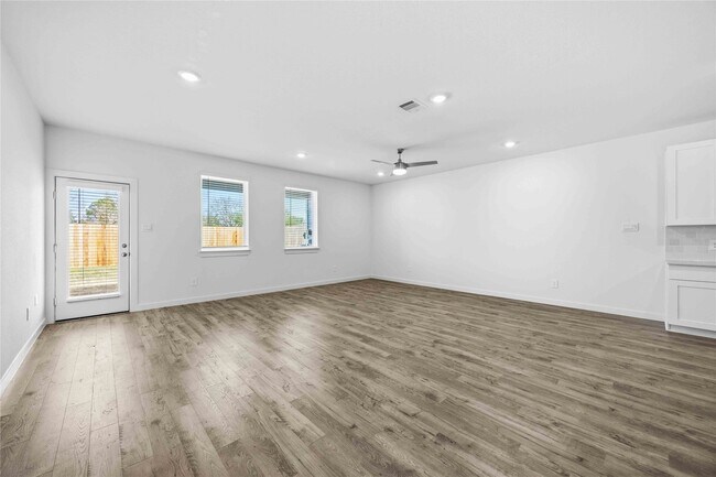 Building Photo - 28262 Meadowlark Sky Dr