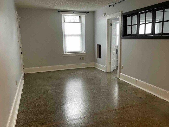 Building Photo - 1901 Lyndale Ave S