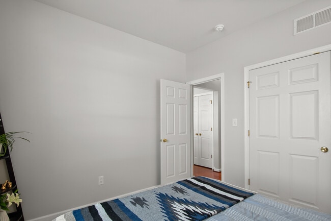 Building Photo - 49 Humphreys Dr