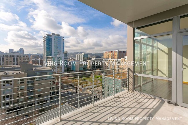 Building Photo - Luxury Pinnacle Condo With Parking and a V...