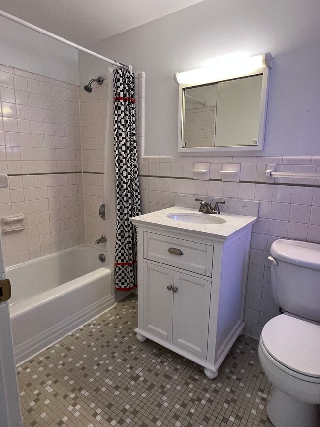 Bath - 155 S Hanover St