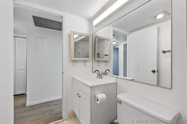 Building Photo - 45 Dorset B