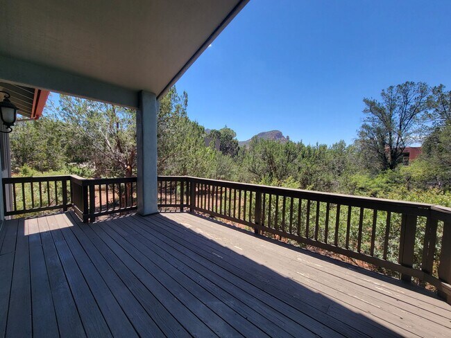 Building Photo - 255 Canyon Dr