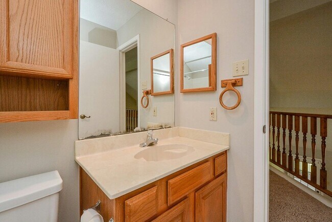 Building Photo - 2119 Landcircle Ct