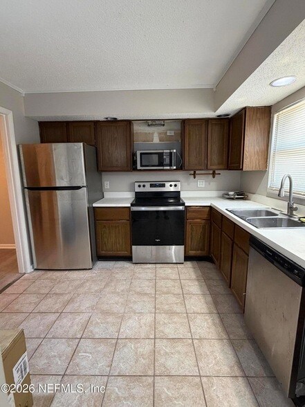 Building Photo - 396 Regency Wood Dr