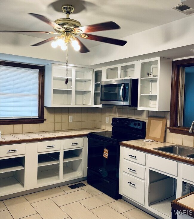 Building Photo - 6476 Hackberry Dr