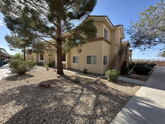 Building Photo - 1050 E Cactus Ave