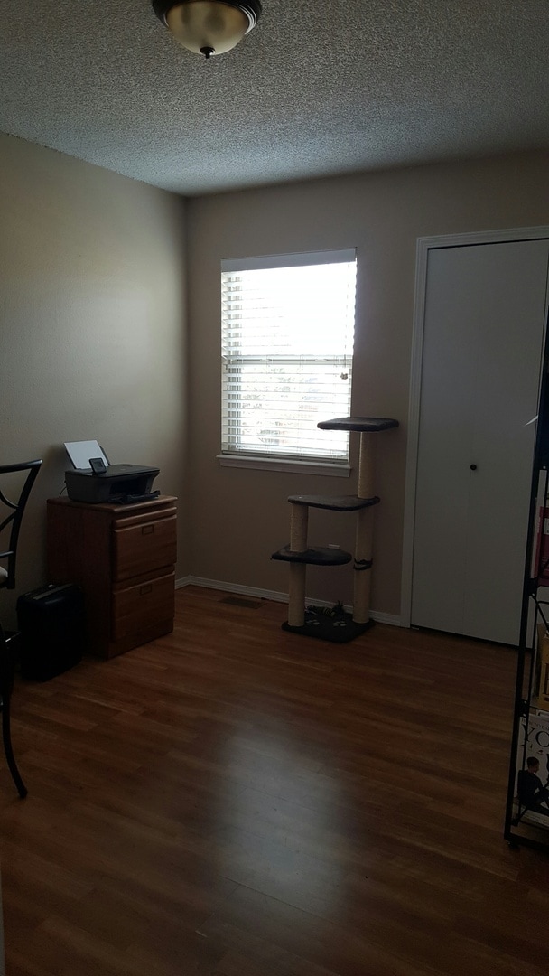 Building Photo - Wonderful 4 bedroom Home in District #20