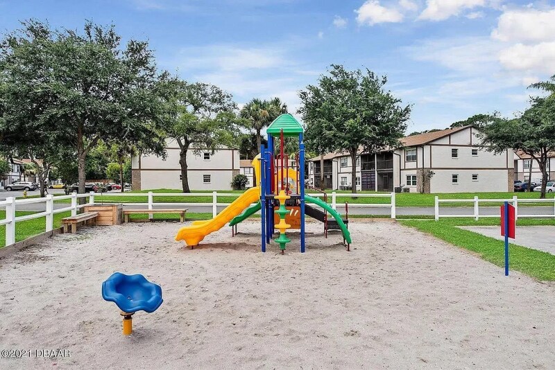 Building Photo - 430 Banana Cay Dr