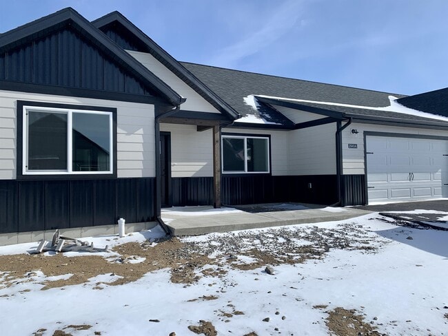 Building Photo - 3915 Swan Rd