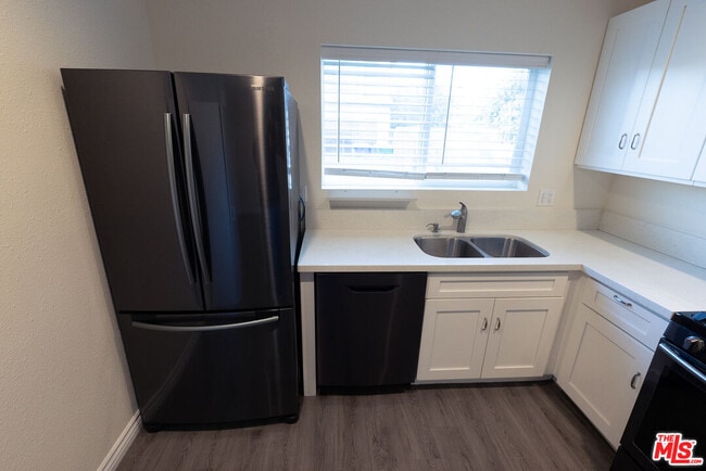 Building Photo - 20102 Baltar St