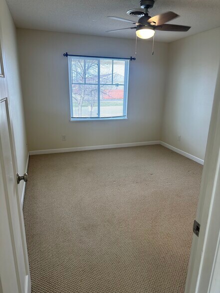 Building Photo - 2407 Oxford Dr SE