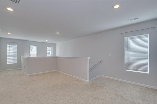Building Photo - 1412 Deer Hollow Run