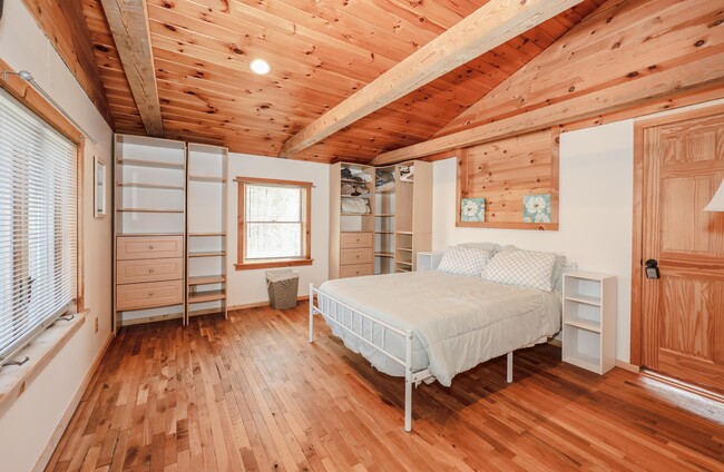 Building Photo - 40 Chemung Rd