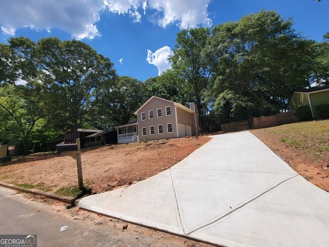 Building Photo - 679 Wellington Way