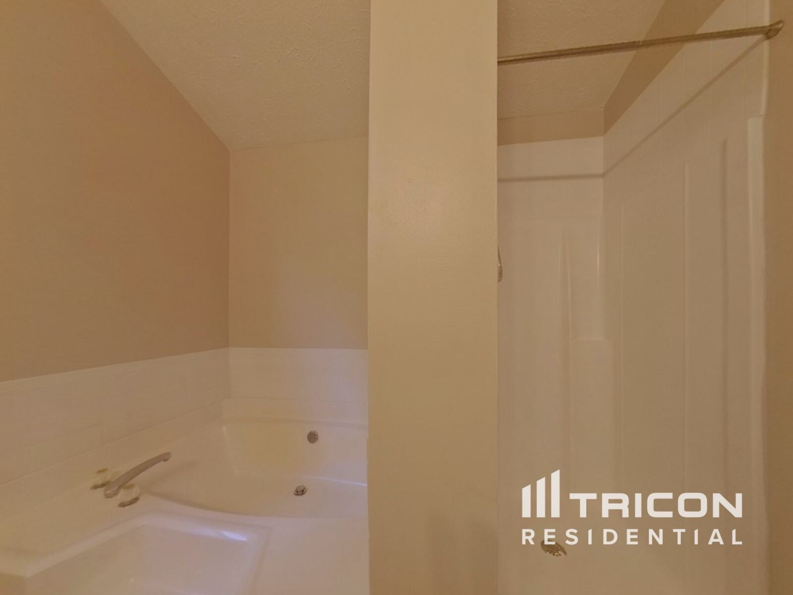 Building Photo - 10622 Cherry Cove