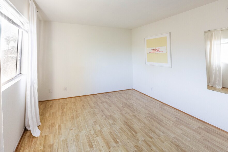 Building Photo - 1322 Electric Ave