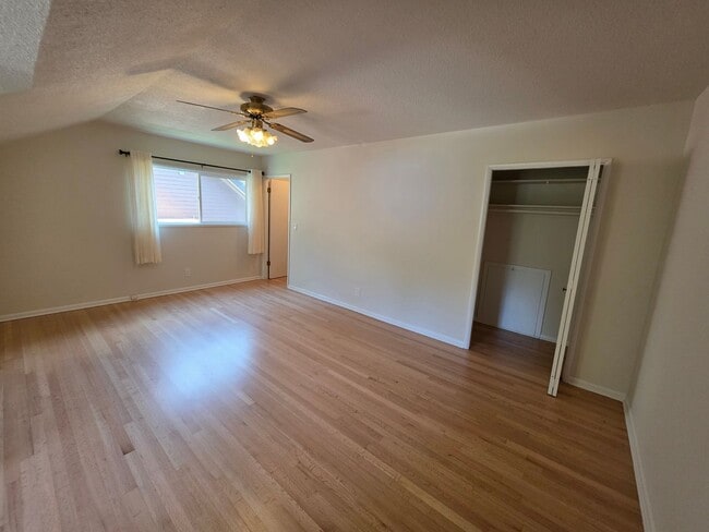 Building Photo - LOCATION! Immaculate 2 Bedroom Apartment S...