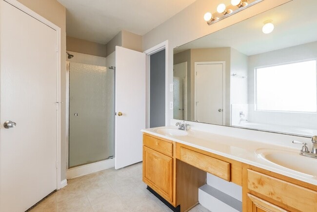 Building Photo - 25306 Barmby Dr