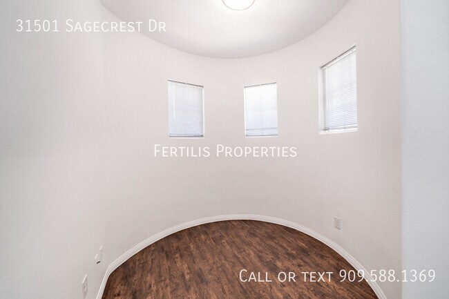 Building Photo - 31501 Sagecrest Dr