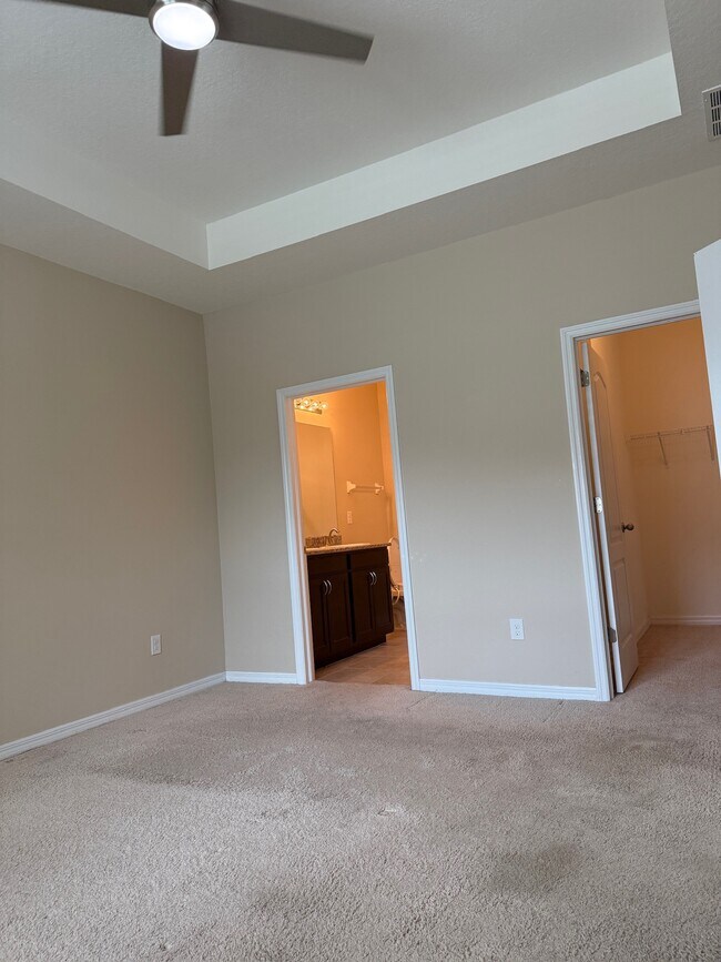 Building Photo - 32982 Windelstraw Dr